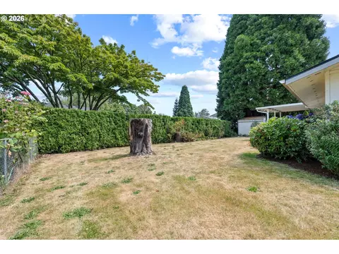 Exterior - 505 NE Dexter Ct, Gresham, OR 97030 photo 6 of 9
