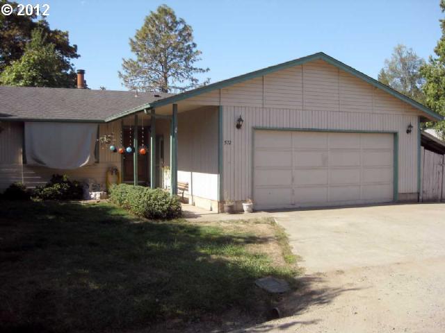 572 S 47th Pl, Springfield, OR 97478 photo 1