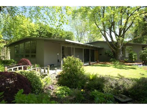 2375 University St, Eugene, OR 97403 photo 1