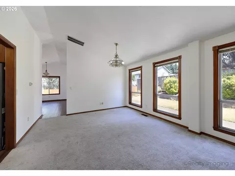 Living - 254 SW Nancy Cir, Gresham, OR 97030 photo 5 of 9