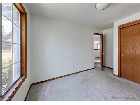 Bedroom - 254 SW Nancy Cir, Gresham, OR 97030 photo 2 of 2