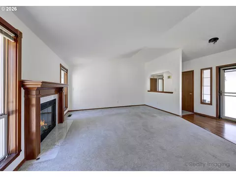 Living - 254 SW Nancy Cir, Gresham, OR 97030 photo 3 of 9