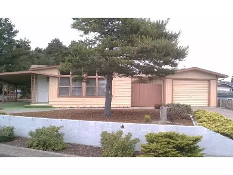 430 Myeena Loop, Florence, OR 97439 photo 1