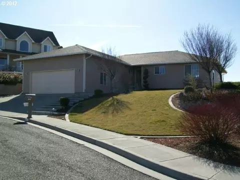 1930 SW Runnion Ln, Pendleton, OR 97801 photo 1