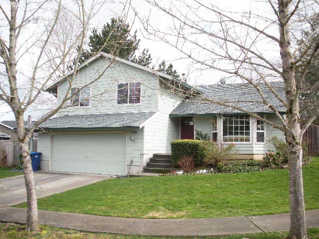 1948 SW Myers Pl, Gresham, OR 97080 photo 1