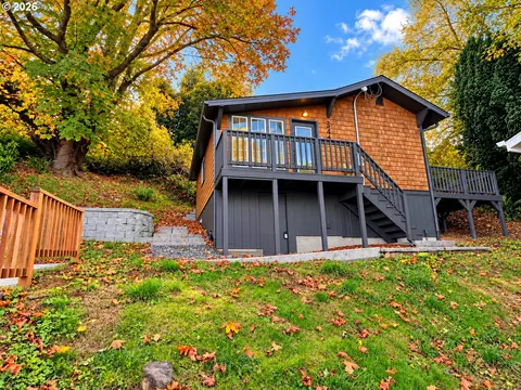 349 Melbourne Ave, Astoria, OR 97103