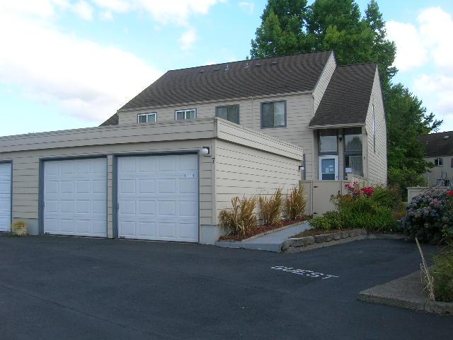220 NE Village Squire Ave #7, Gresham, OR 97030 photo 1