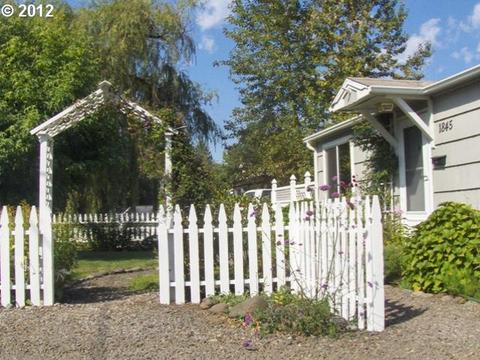 1845 W 18th Ave, Eugene, OR 97402 photo 1