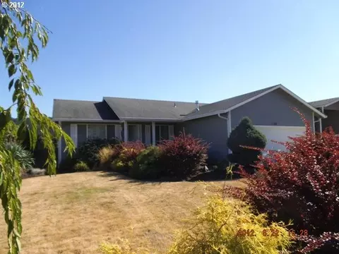 1120 E Third Ave, Sutherlin, OR 97479 photo 1