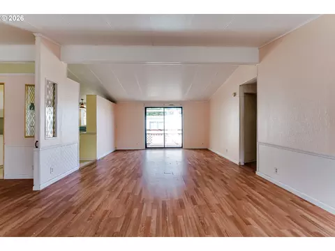 Living - 658 S 57th St #55, Springfield, OR 97478 photo 5 of 8