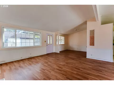 Living - 658 S 57th St #55, Springfield, OR 97478 photo 3 of 8