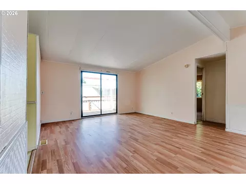 Living - 658 S 57th St #55, Springfield, OR 97478 photo 6 of 8