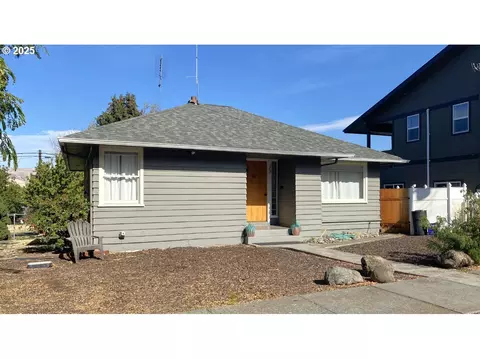309 W 11th St, The Dalles, OR 97058
