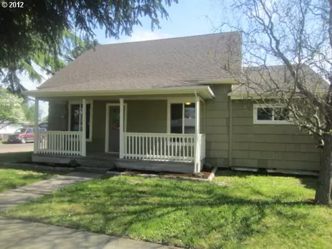 1414 E 7th St, Newberg, OR 97132 photo 1