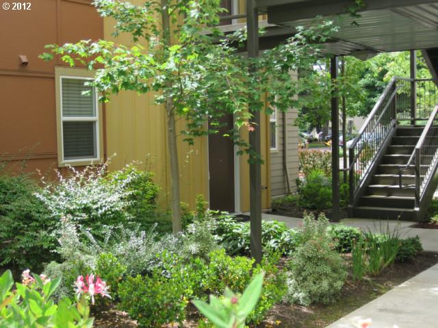 367 Rustic Pl #46, Eugene, OR 97401 photo 1