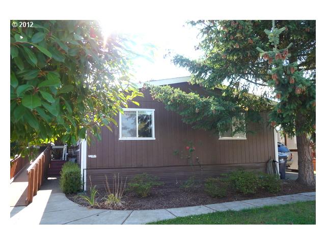 1400 Candlelight Dr #176, Eugene, OR 97402 photo 1