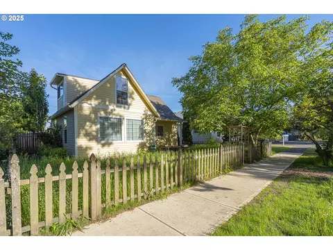 521 18th St, Salem, OR 97301