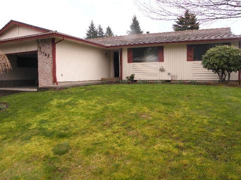 1702 NW 16th St, Gresham, OR 97030 photo 1