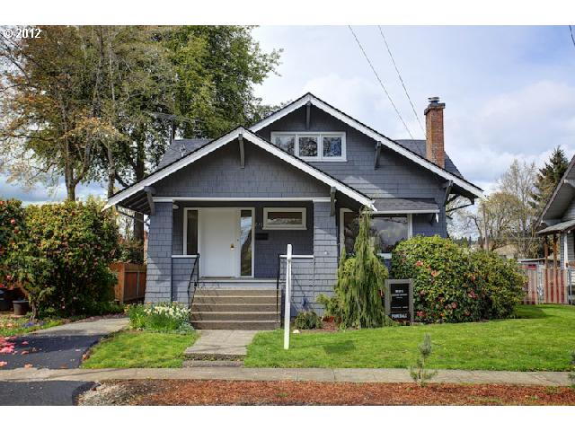 230 E Arlington St, Gladstone, OR 97027 photo 1