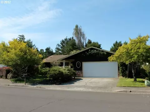3411 W Myrtle Loop, Florence, OR 97439 photo 1