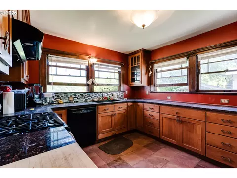Kitchen - 1150 W 11th Ave, Eugene, OR 97402 photo 1 of 4