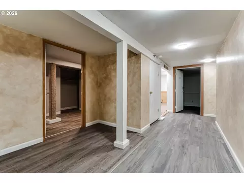 Entry Way - 1150 W 11th Ave, Eugene, OR 97402 photo 2 of 3