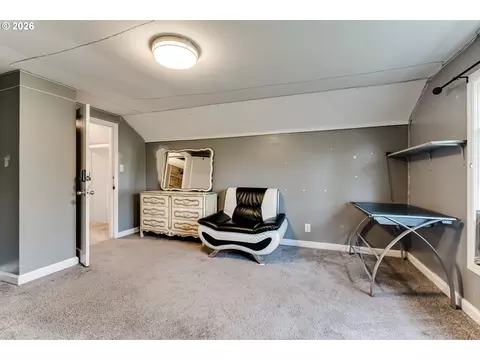 Bedroom - 1150 W 11th Ave, Eugene, OR 97402 photo 4 of 4