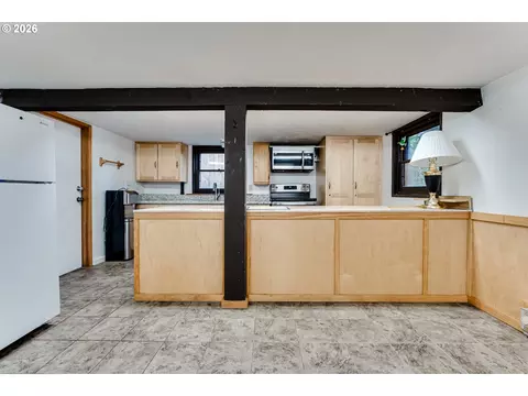 Kitchen - 1150 W 11th Ave, Eugene, OR 97402 photo 5 of 7