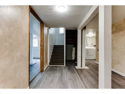 Entry Way - 1150 W 11th Ave, Eugene, OR 97402 photo 1 of 3