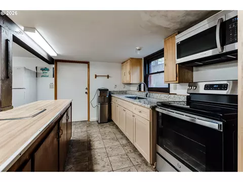 Kitchen - 1150 W 11th Ave, Eugene, OR 97402 photo 7 of 7