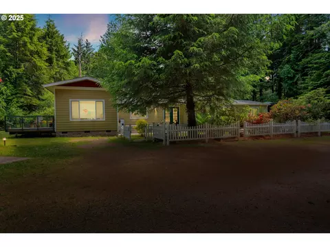 4884 N Loftus Rd, Florence, OR 97439