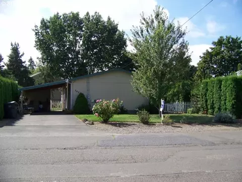 340 E Heintz St, Molalla, OR 97038 photo 1