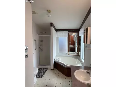 235 Twin Oaks Loop, Winston, OR 97496 photo 12