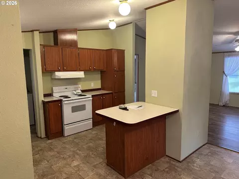 235 Twin Oaks Loop, Winston, OR 97496 photo 7