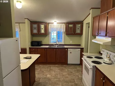 235 Twin Oaks Loop, Winston, OR 97496 photo 8