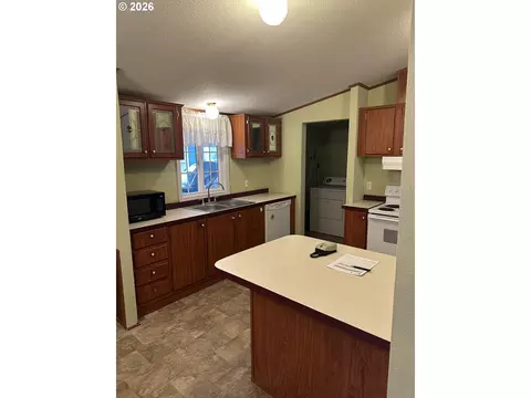 235 Twin Oaks Loop, Winston, OR 97496 photo 6
