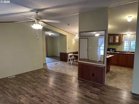 235 Twin Oaks Loop, Winston, OR 97496 photo 4