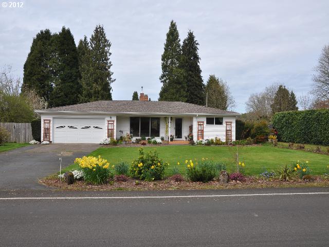 825 Beacon Dr, Eugene, OR 97404 photo 1