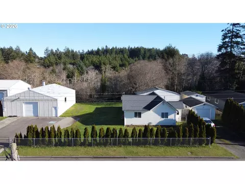 205 N Schoneman Ave, Coos Bay, OR 97420