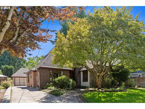 2728 NE 32nd Ave, Portland, OR 97212