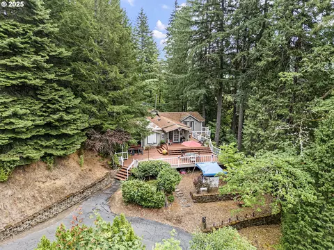 684 Bear Creek Rd, Cottage Grove, OR 97424
