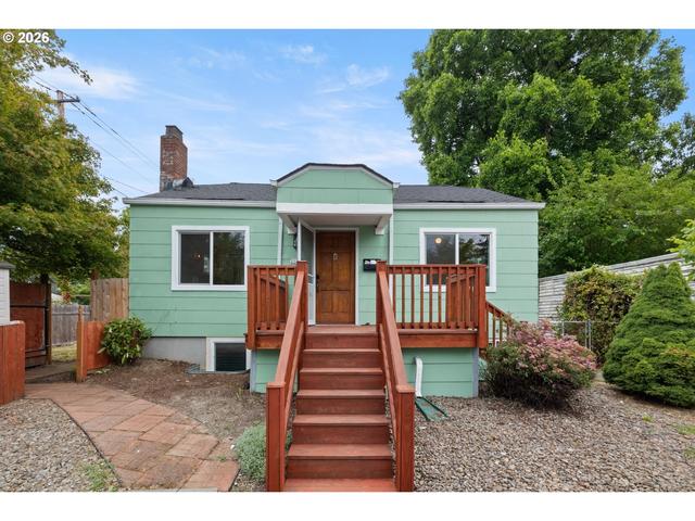 2132 SE Reedway St, Portland, OR 97202