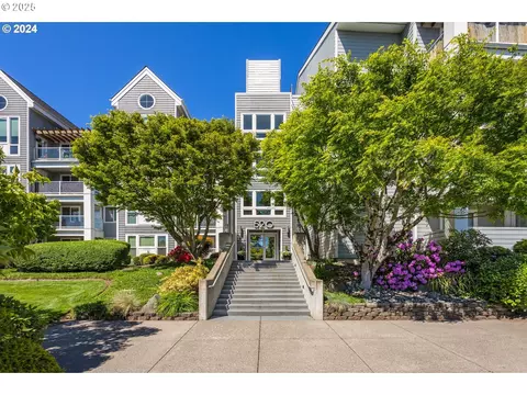 520 SE Columbia River Dr #211, Vancouver, WA 98661