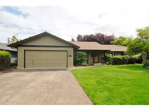 215 Thor Pl, Junction City, OR 97448 photo 1