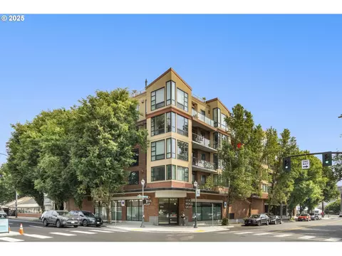 1620 NE Broadway St #232, Portland, OR 97232