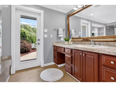 Bath - 29138 SE Powell Valley Rd, Gresham, OR 97080 photo 1 of 9