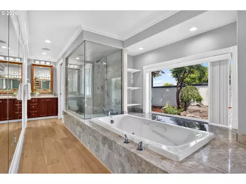 Bath - 29138 SE Powell Valley Rd, Gresham, OR 97080 photo 3 of 9