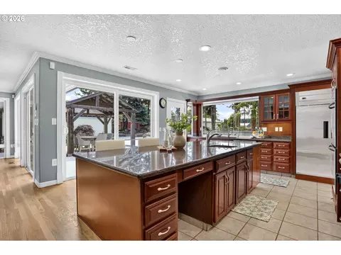 Kitchen - 29138 SE Powell Valley Rd, Gresham, OR 97080 photo 1 of 4