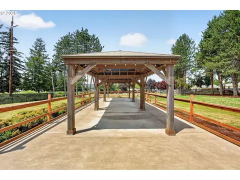 Exterior - 29138 SE Powell Valley Rd, Gresham, OR 97080 photo 2 of 4