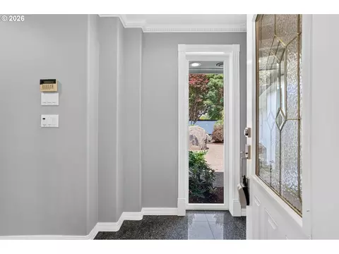 Entry Way - 29138 SE Powell Valley Rd, Gresham, OR 97080 photo 1 of 1